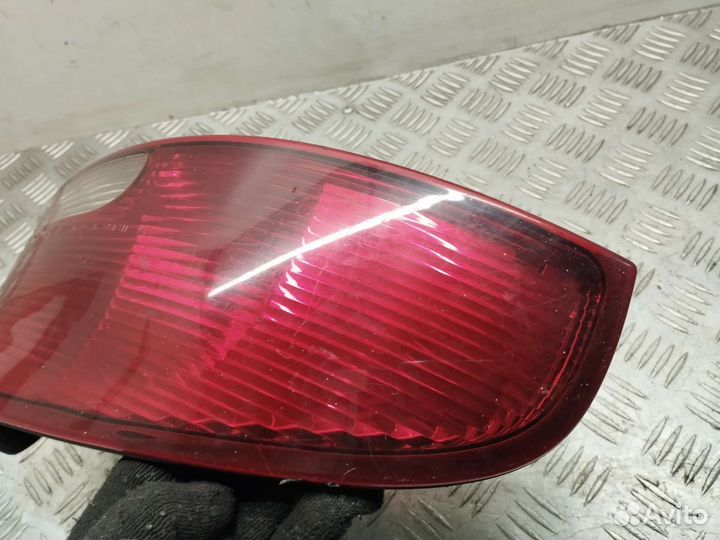 Фонарь левый с дефектом Dodge Stratus