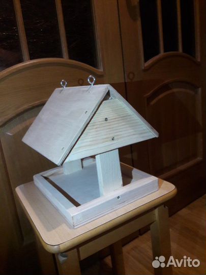 Кормушка для птиц, скворечник