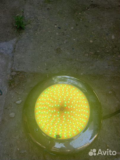 Светодиодные светильники для бассейна