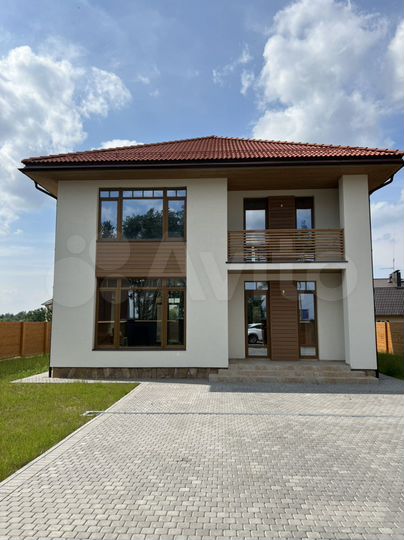 Дом 220 м² на участке 8 сот.