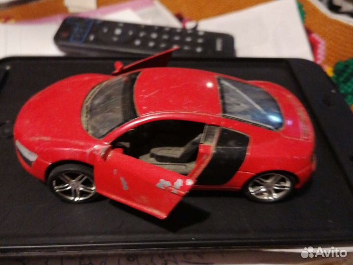 Машинка моделька