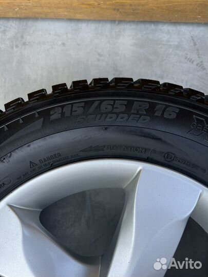 Michelin X-Ice North 215/65 R16