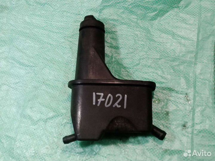 Бачок гидроусилителя Volkswagen Vento седан 1.8I