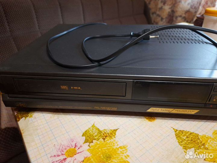 Видеомагнитофоны JVC и hitachi
