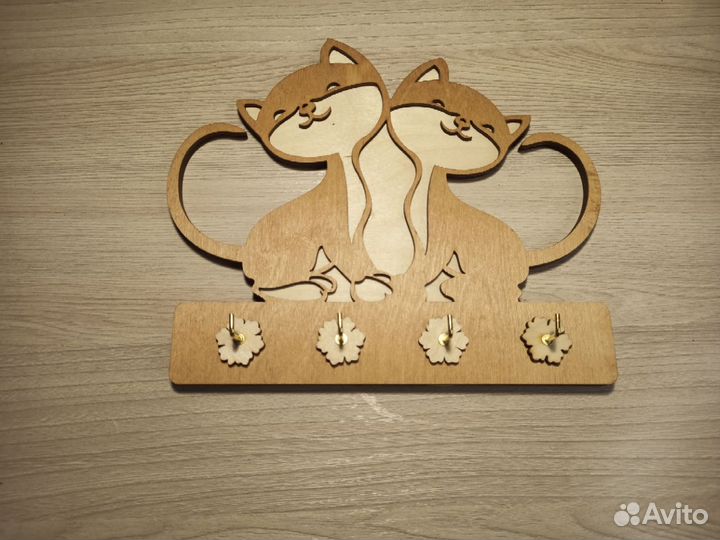 Ключница настенная деревянная