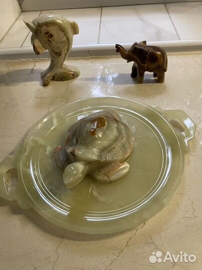 Фигурки из оникса