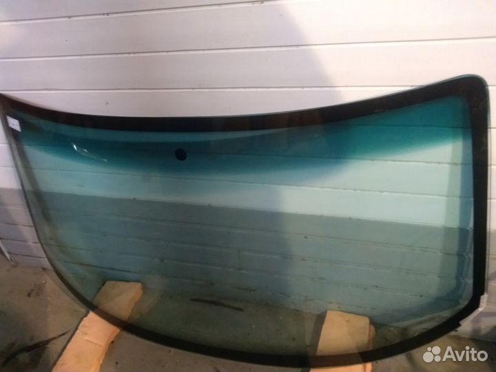Лобовое стекло на Volkswagen Transporter T4