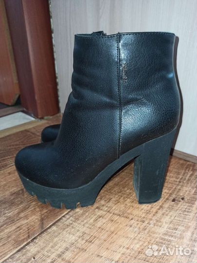 Ботинки женские 39 размер