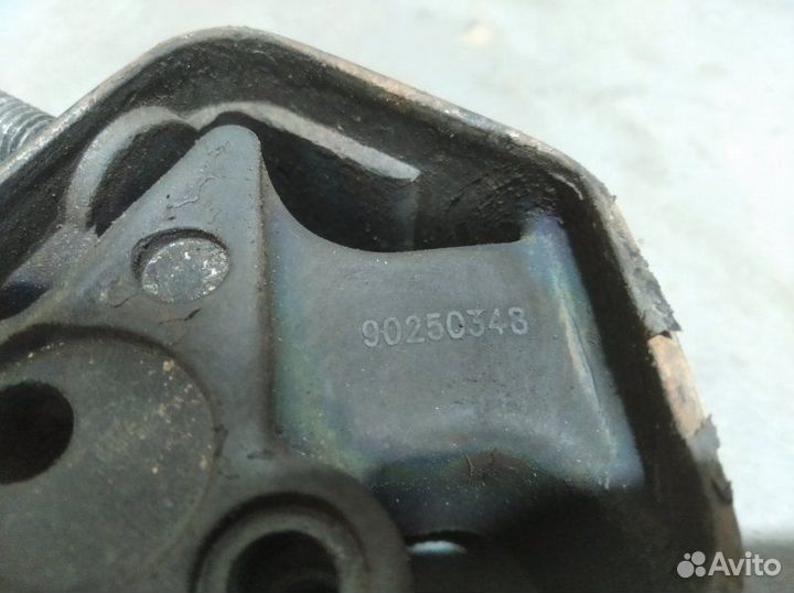 Подушка двигателя передняя правая Zaz Chance седан