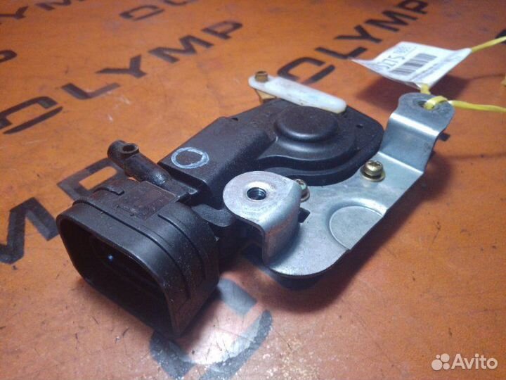 Активатор двери задний левый Toyota Noah CR50