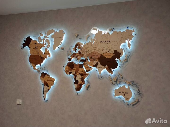 Премиум карта мира из дерева Санкт-Петербург