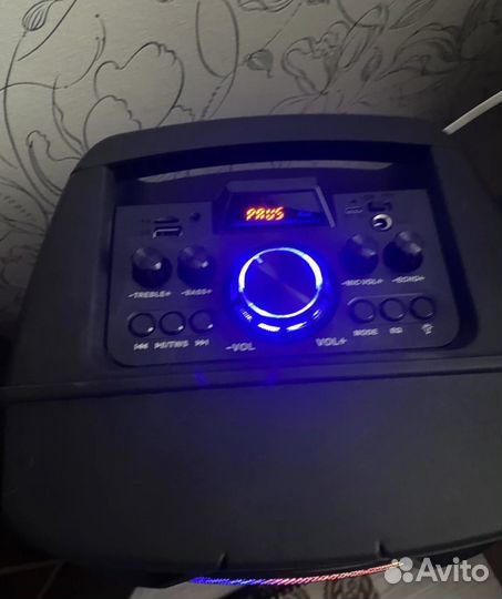 Мощная Bluetooth колонка 8210