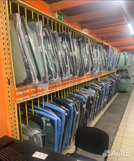 Стекло переднее правое опускное BMW 1 series 11-19