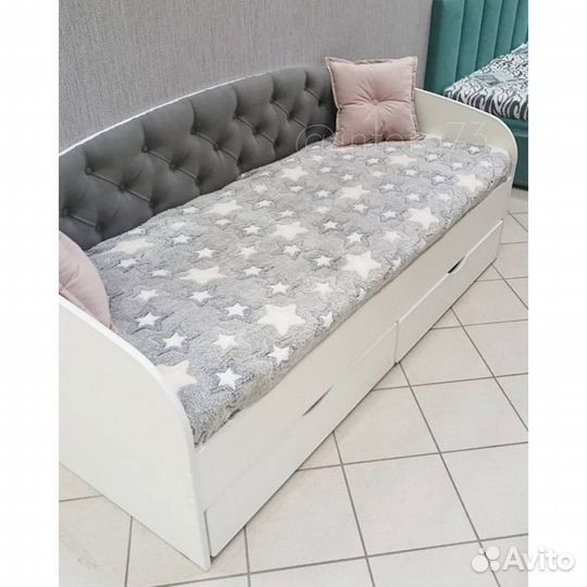 Кровать для малыша мягк спинка лдсп с ящиками