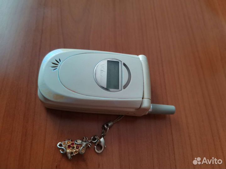 Телефон VK Mobile