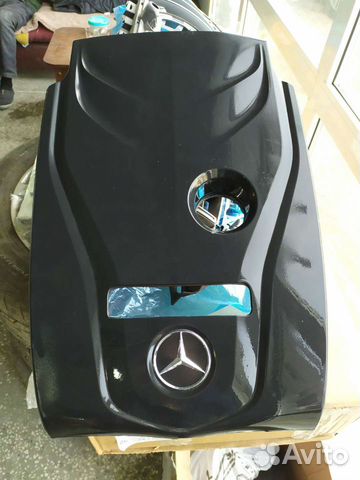 Крышка двиготеля декоративная Mercedes Benz C-clas