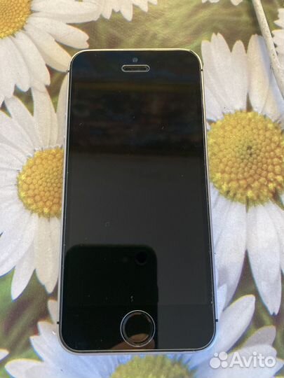 iPhone SE, 128 ГБ