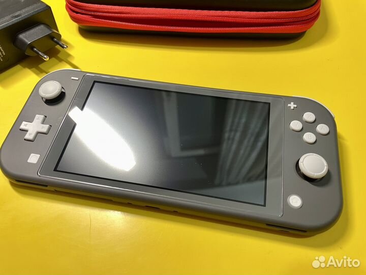 Nintendo Switch Lite на чипе +128GB игр