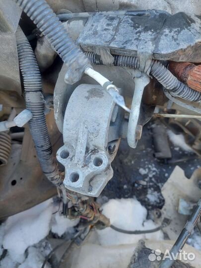 Опора кпп Mitsubishi Carisma