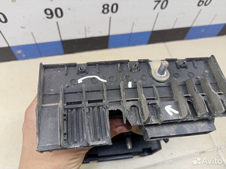 Блок предохранителей Touran 2003-2010