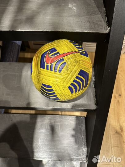 Футбольный мяч nike flight