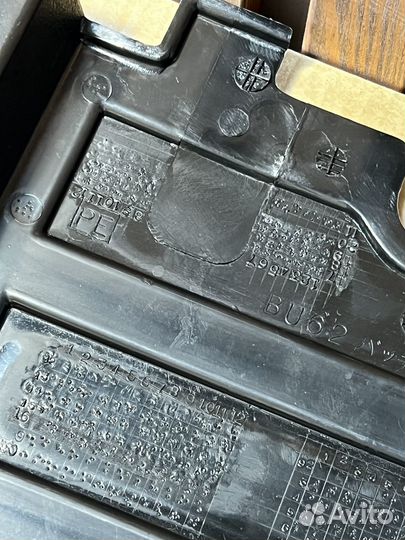 Крышка аккумуляторной батареи hino 300 евро 4