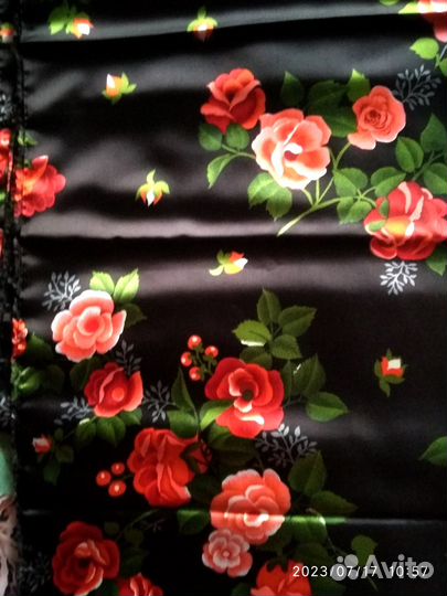 Отрезы ткани, (атлас, сатин,шелк, и др)