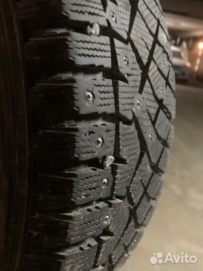 Nitto Therma Spike 235/65 R17