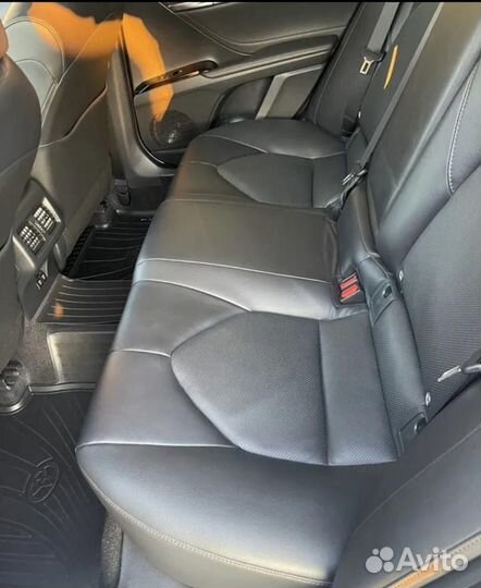 Трансфер Toyota Camry 70 только с водителем