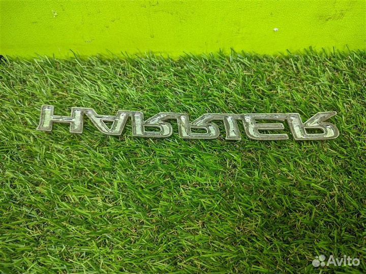 Эмблема багажника задняя Toyota Harrier MCU35