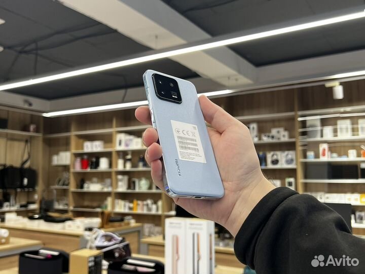 Xiaomi 13, 8/256 ГБ