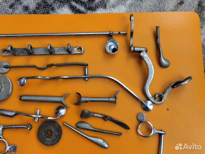 Запчасти с музыкального инструмента