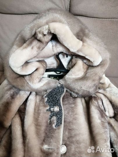 Шуба мутоновая с капюшоном