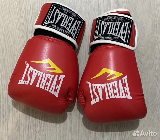 Боксерские перчатки