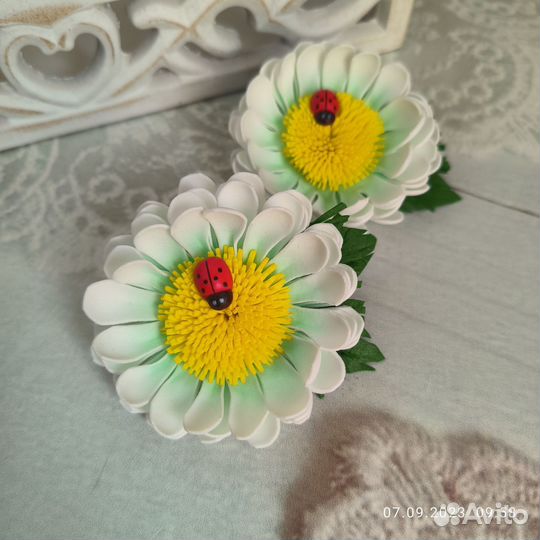 Резинки с ромашками