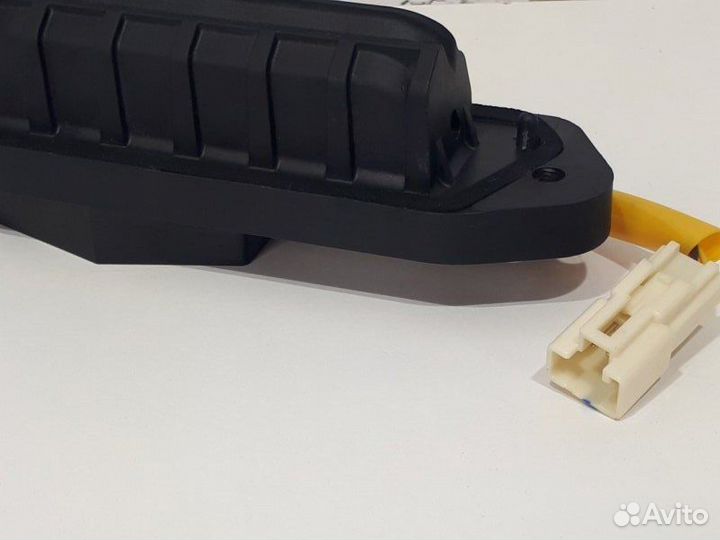 Кнопка открывания багажника Mitsubishi Outlander