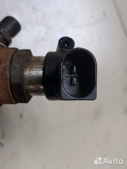 Форсунка топливная Renault Megane 3 2009, 2011