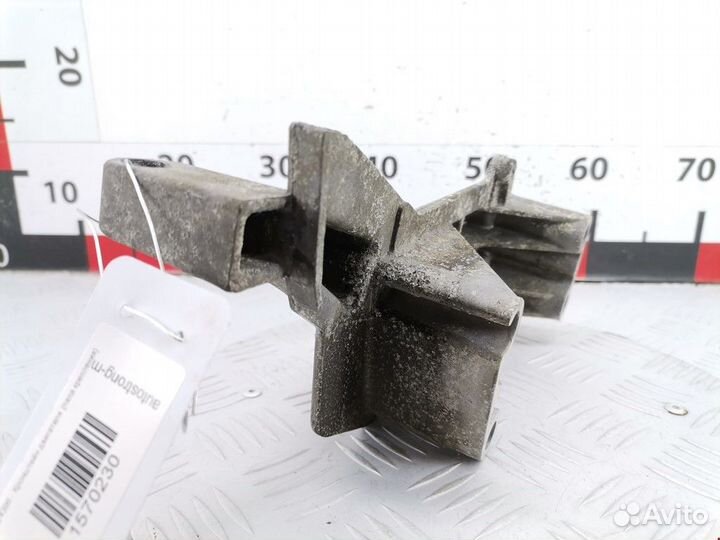 Кронштейн двигателя seat Ibiza 3 2005 036199275AB