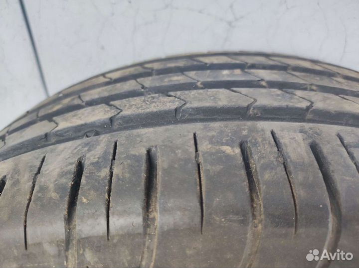 Kumho Ecsta HS51 215/60 R16 95V