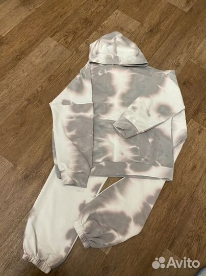 Спортивный костюм