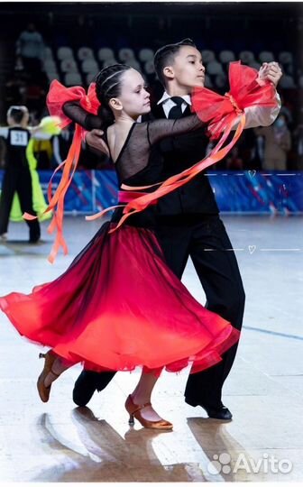 Платье для европейской программы (стандарт) Ю1