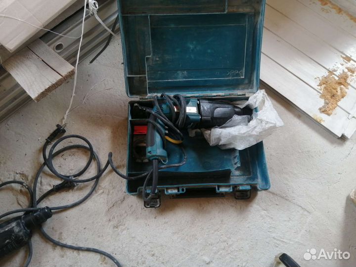 Перфоратор makita