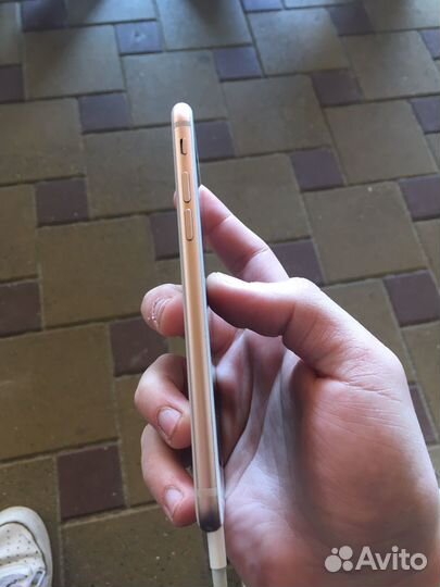 iPhone 8, 64 ГБ