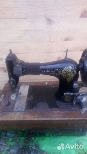 Швейная машинка зингер