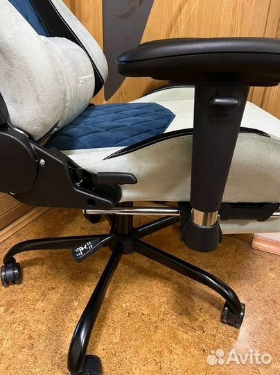 Компьютерное игровое (геймерское) кресло. Новые