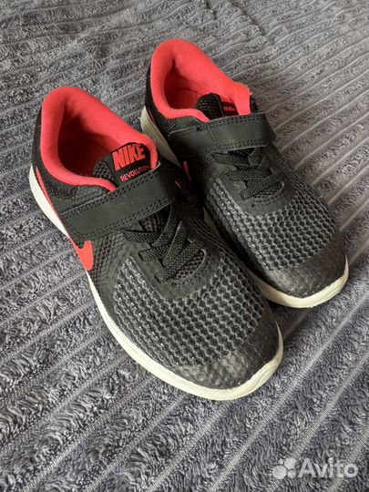 Кроссовки nike 30