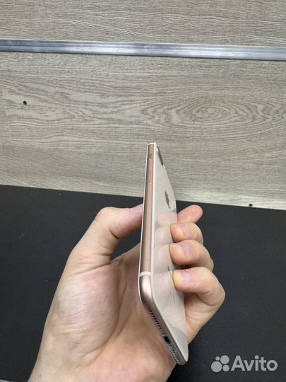 iPhone 8 Plus, 64 ГБ