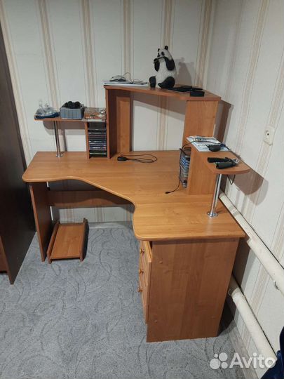 Компьютерный стол