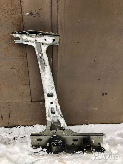 Стойка центральная левая Рено Логан