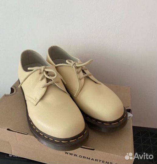 Dr. Martens 1461 Pastel Yellow